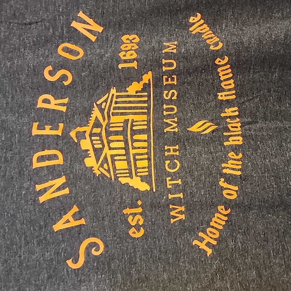 Hocus Pocus The Sanderson Sisters Witch Museum short sleeves t shirt top women - Picture 2 of 2